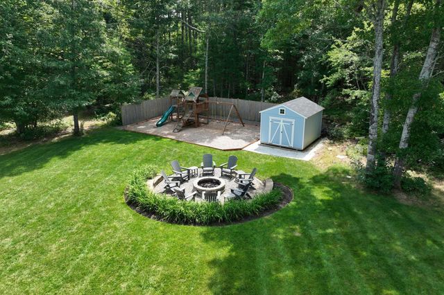 74 Christmas Tree Lane, Kingston, MA 02364