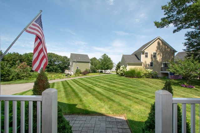 74 Christmas Tree Lane, Kingston, MA 02364