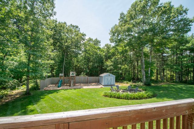 74 Christmas Tree Lane, Kingston, MA 02364