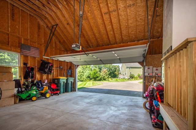 74 Christmas Tree Lane, Kingston, MA 02364