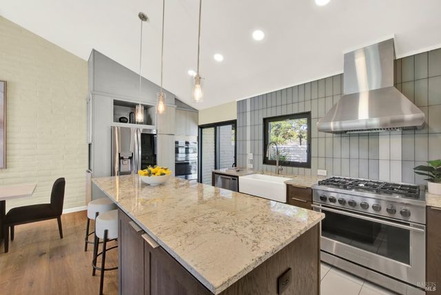 22 Fairways Dr, Napa, CA 94558