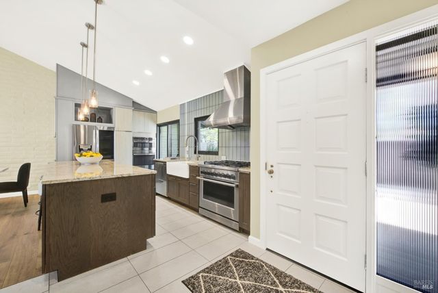 22 Fairways Dr, Napa, CA 94558