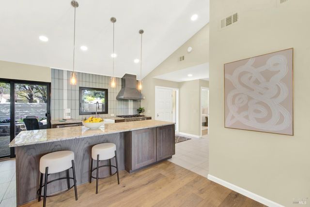 22 Fairways Dr, Napa, CA 94558