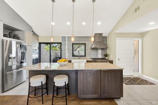 22 Fairways Dr, Napa, CA 94558