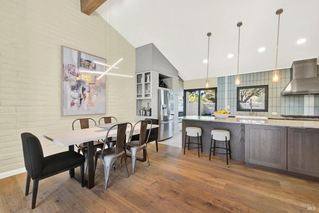 22 Fairways Dr, Napa, CA 94558