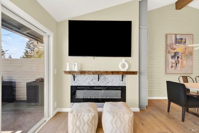 22 Fairways Dr, Napa, CA 94558