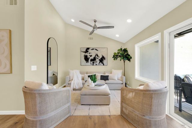 22 Fairways Dr, Napa, CA 94558