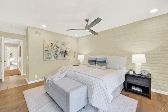 22 Fairways Dr, Napa, CA 94558