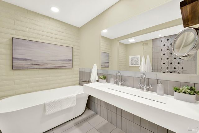 22 Fairways Dr, Napa, CA 94558