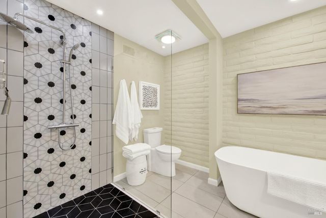 22 Fairways Dr, Napa, CA 94558