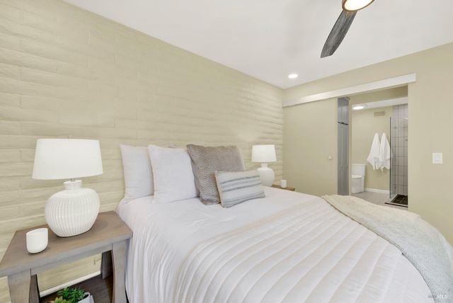 22 Fairways Dr, Napa, CA 94558