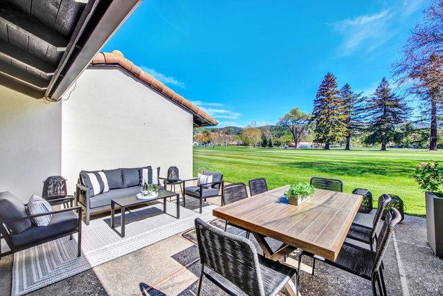 22 Fairways Dr, Napa, CA 94558