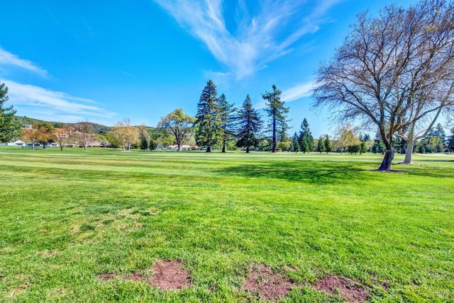 22 Fairways Dr, Napa, CA 94558
