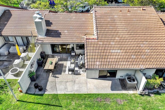 22 Fairways Dr, Napa, CA 94558