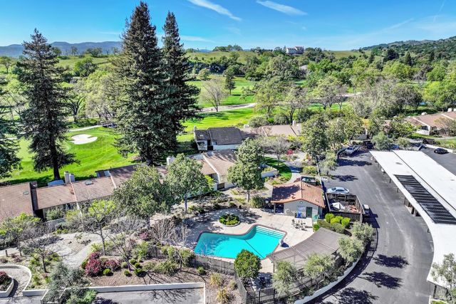 22 Fairways Dr, Napa, CA 94558