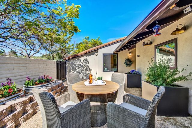 22 Fairways Dr, Napa, CA 94558