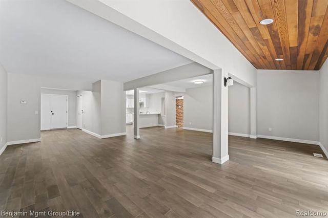 5910 Cedar Knoll Drive, Brighton, MI 48116