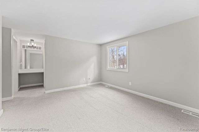 5910 Cedar Knoll Drive, Brighton, MI 48116