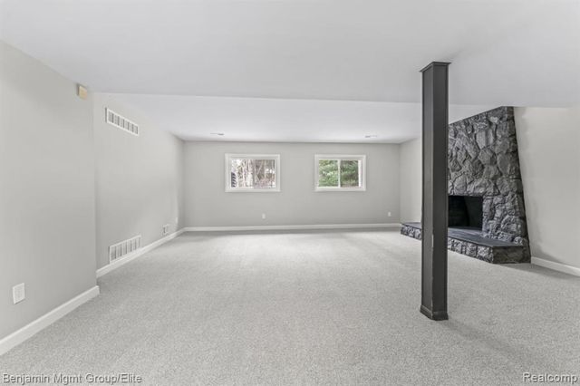 5910 Cedar Knoll Drive, Brighton, MI 48116