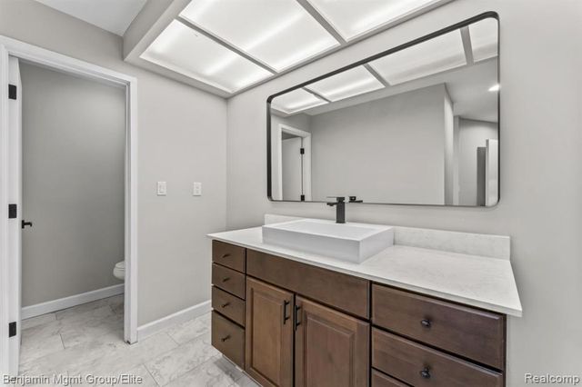 5910 Cedar Knoll Drive, Brighton, MI 48116