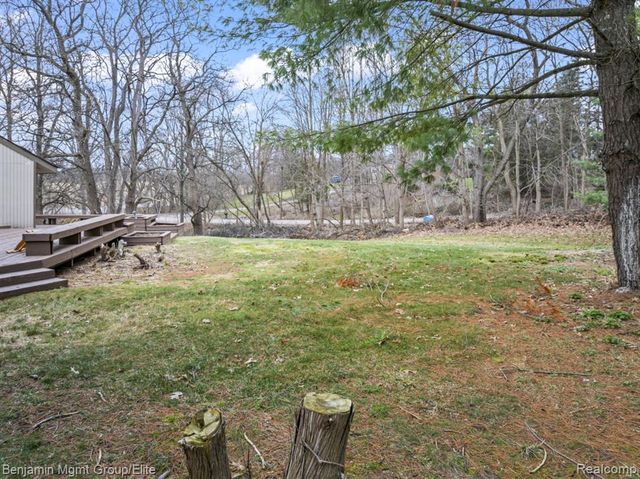 5910 Cedar Knoll Drive, Brighton, MI 48116