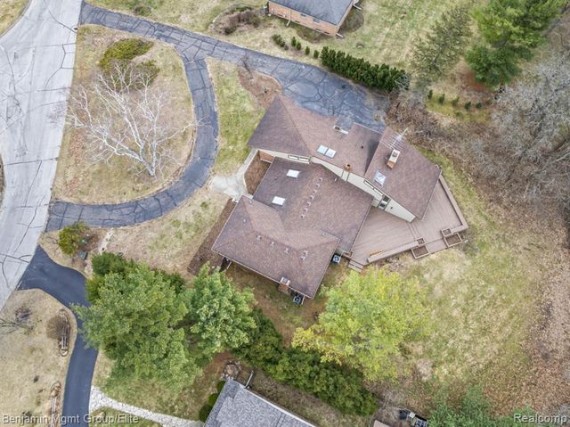 5910 Cedar Knoll Drive, Brighton, MI 48116