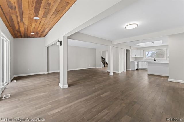 5910 Cedar Knoll Drive, Brighton, MI 48116