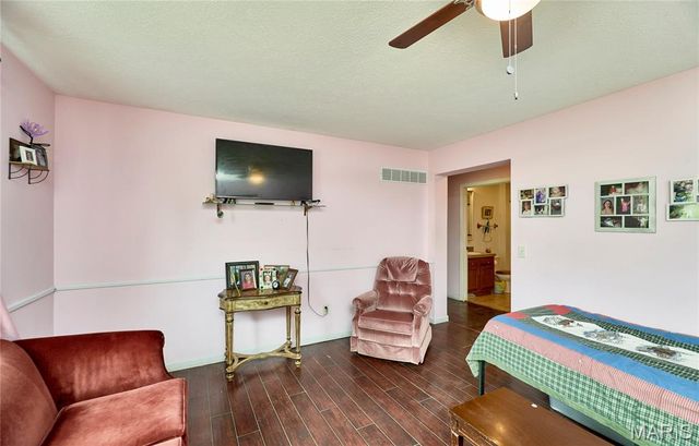 400 Julie Court, Elsberry, MO 63343
