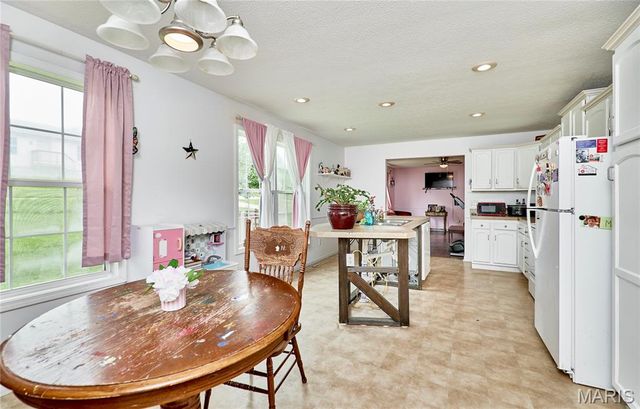 400 Julie Court, Elsberry, MO 63343