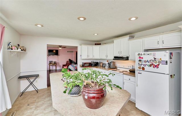 400 Julie Court, Elsberry, MO 63343