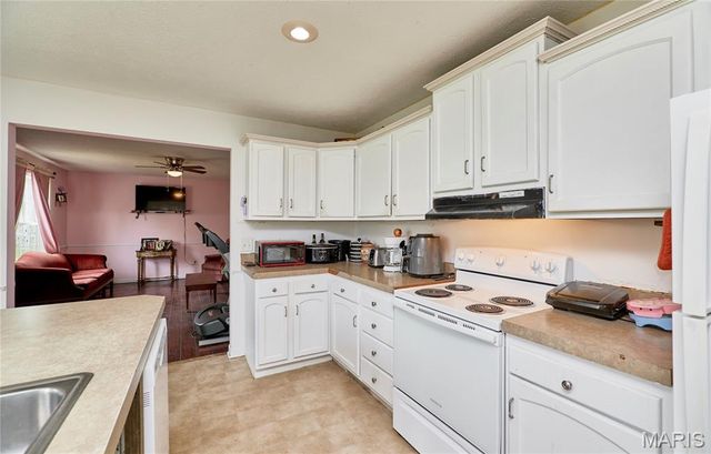 400 Julie Court, Elsberry, MO 63343