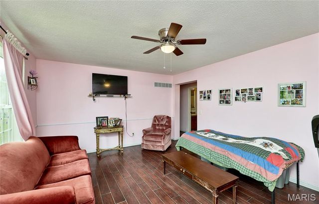 400 Julie Court, Elsberry, MO 63343