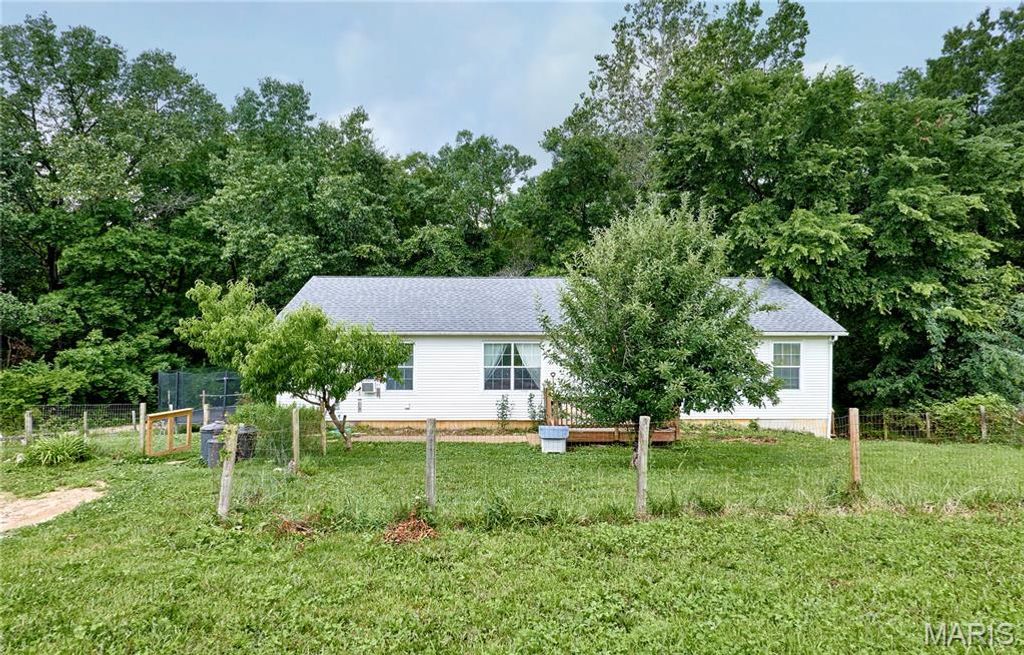 400 Julie Court, Elsberry, MO 63343