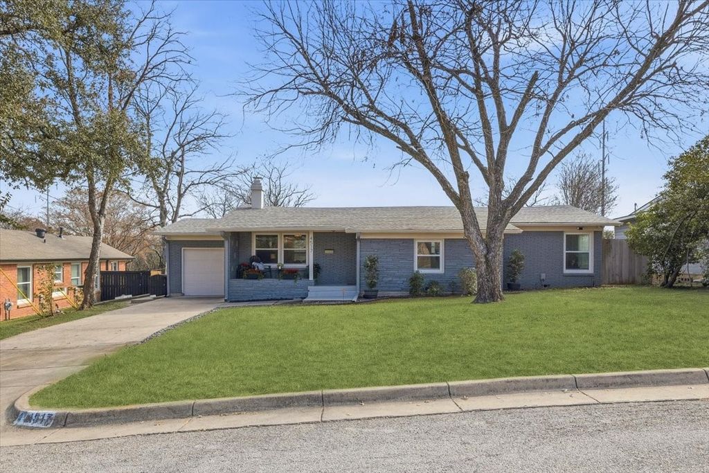 4517 Selkirk Drive, Fort Worth, TX 76109