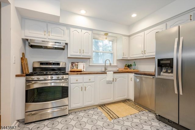 49 Crestmont Rd, West Orange Twp., NJ 07052