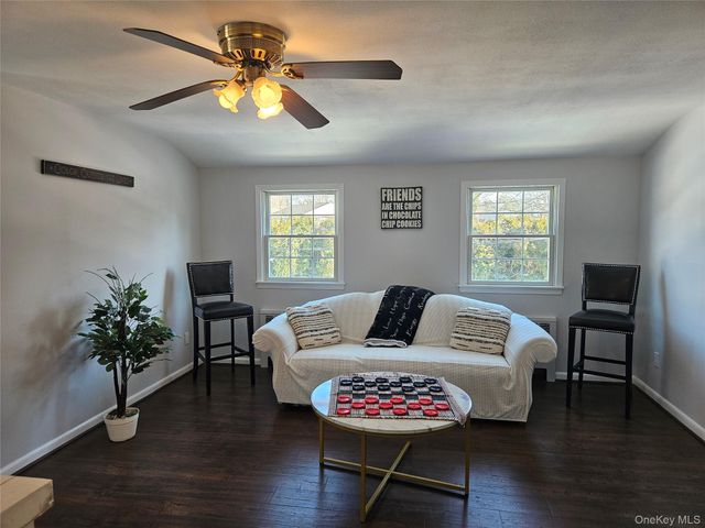 211 Iceland Drive, South Huntington, NY 11746