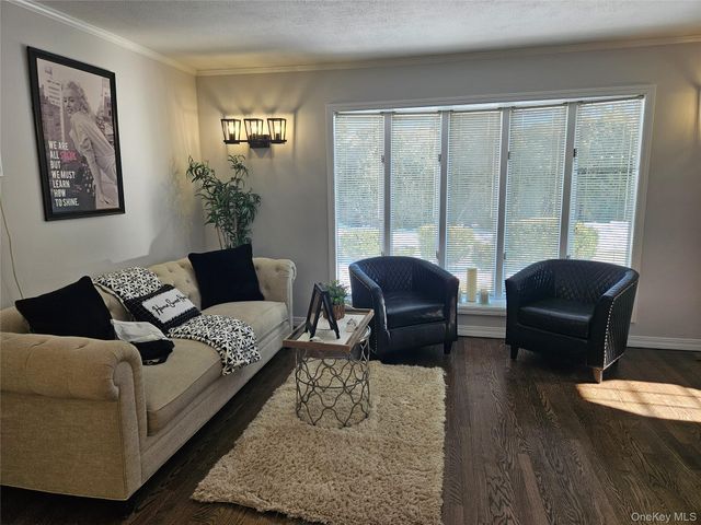 211 Iceland Drive, South Huntington, NY 11746