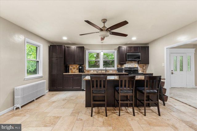 4 ORCHARD AVE, Bordentown, NJ 08505