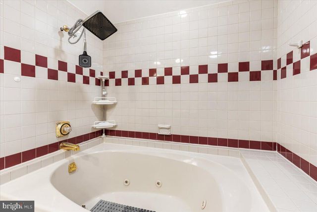 4 ORCHARD AVE, Bordentown, NJ 08505