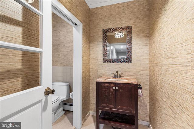 4 ORCHARD AVE, Bordentown, NJ 08505