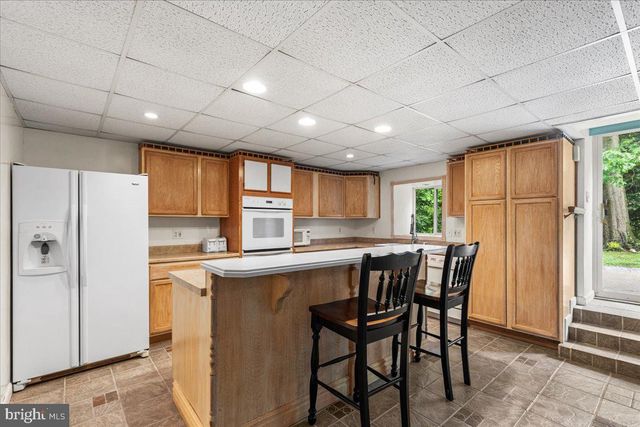 4 ORCHARD AVE, Bordentown, NJ 08505