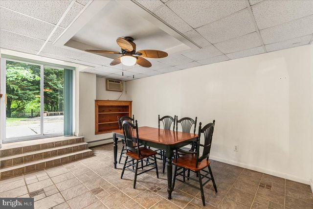 4 ORCHARD AVE, Bordentown, NJ 08505