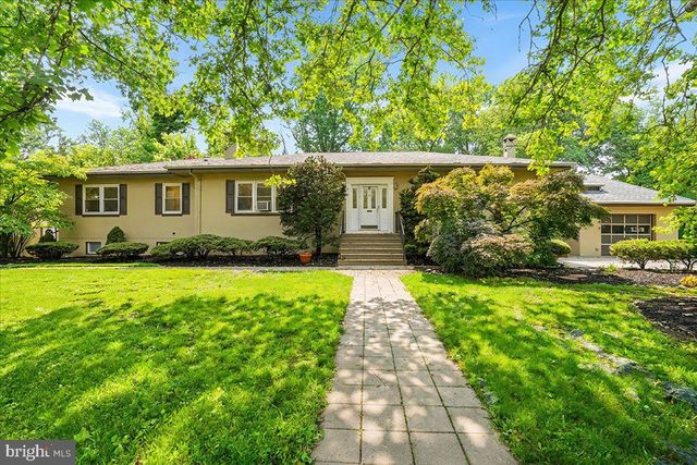 4 ORCHARD AVE, Bordentown, NJ 08505