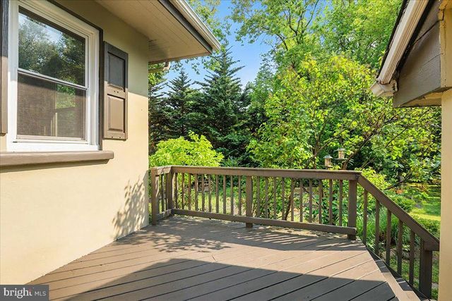4 ORCHARD AVE, Bordentown, NJ 08505