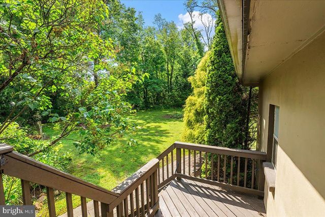 4 ORCHARD AVE, Bordentown, NJ 08505