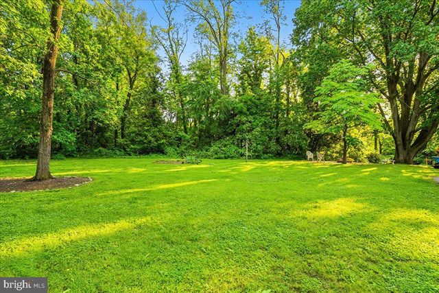 4 ORCHARD AVE, Bordentown, NJ 08505