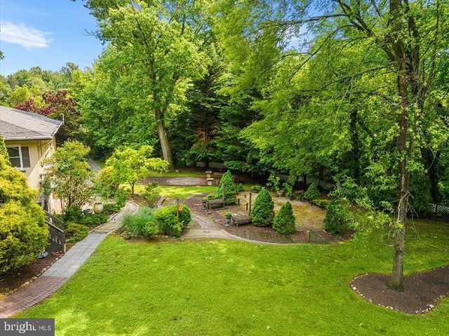 4 ORCHARD AVE, Bordentown, NJ 08505