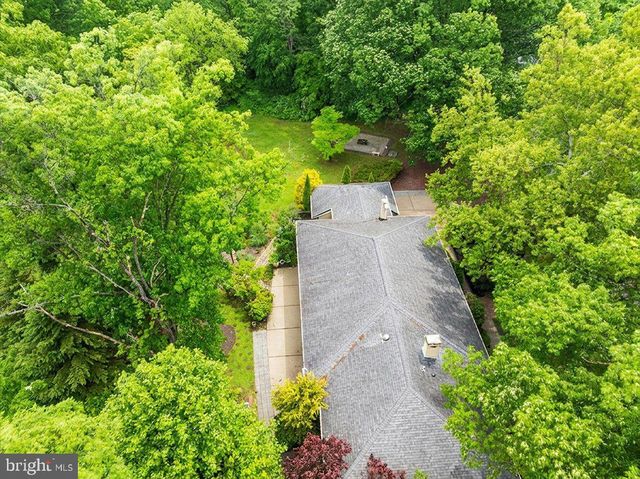 4 ORCHARD AVE, Bordentown, NJ 08505