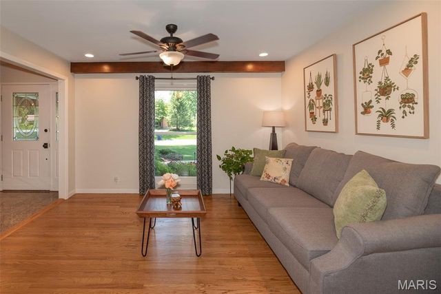 354 Greenbriar Lane, Ballwin, MO 63011