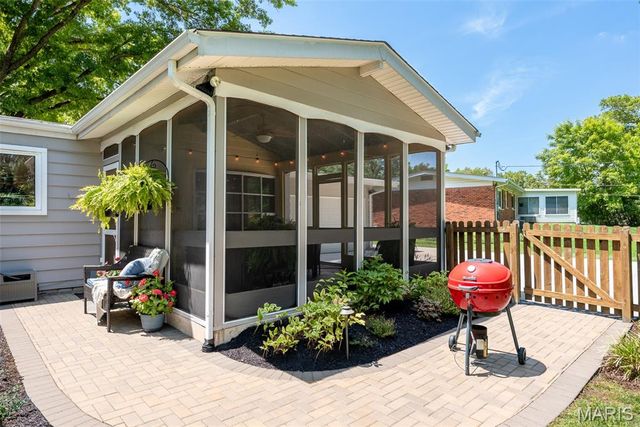 354 Greenbriar Lane, Ballwin, MO 63011